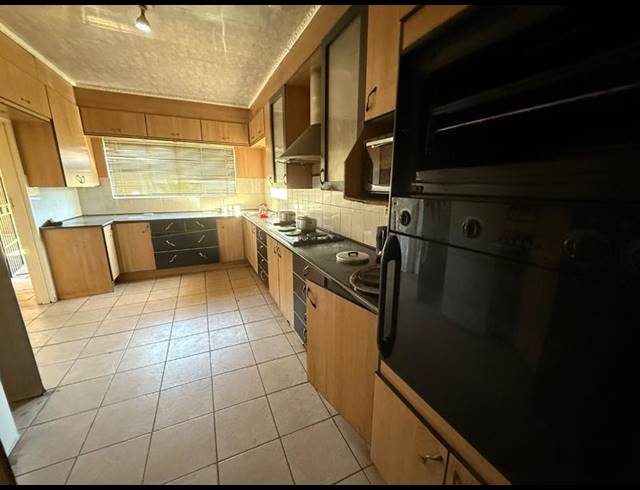 7 BEDROOM HOUSE FOR SALE IN VANDERBIJLPARK CE 3